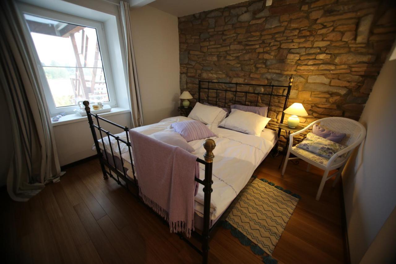Hotel Barsy 34 Havelange Esterno foto