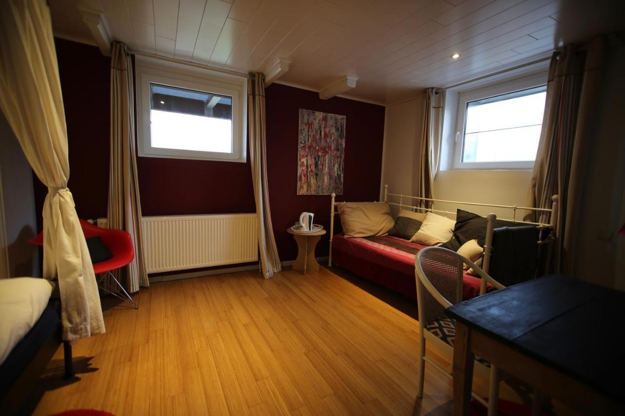 Hotel Barsy 34 Havelange Esterno foto